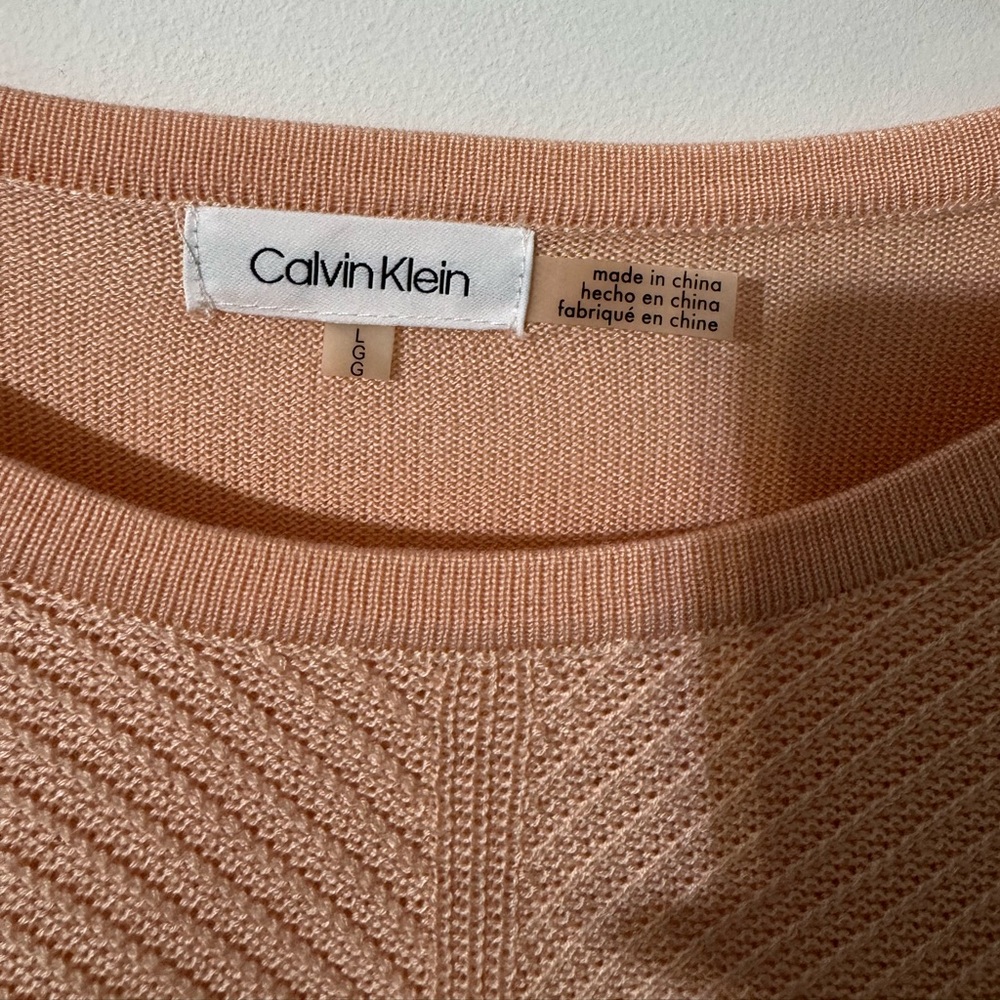 Calvin Klein Peach lightweight Sweater blouse size large - Picture 2 of 4